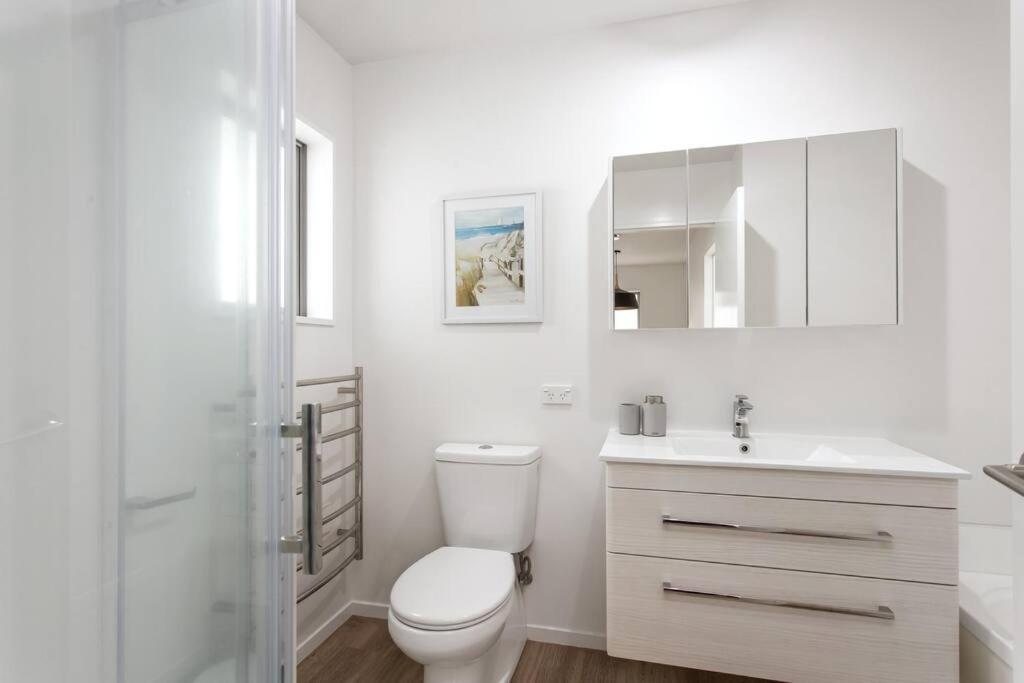 Convenient Urban Townhouse 2 Carparks Available Apartment Крайстчърч Екстериор снимка